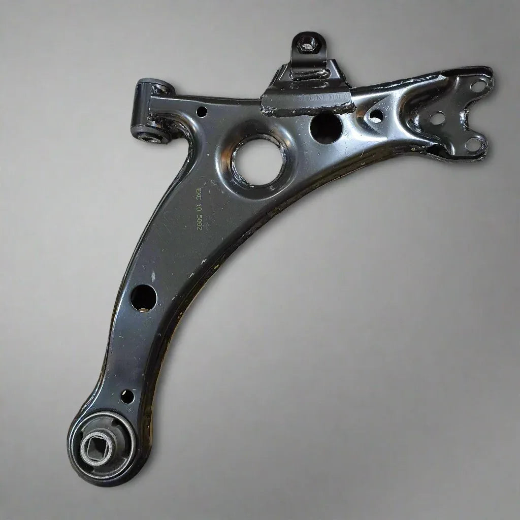 QH QSA1958S Front Lower Left Suspension Arm - Compatible with Toyota Avensis T220 Models (1997-2003) - GT Motor Part